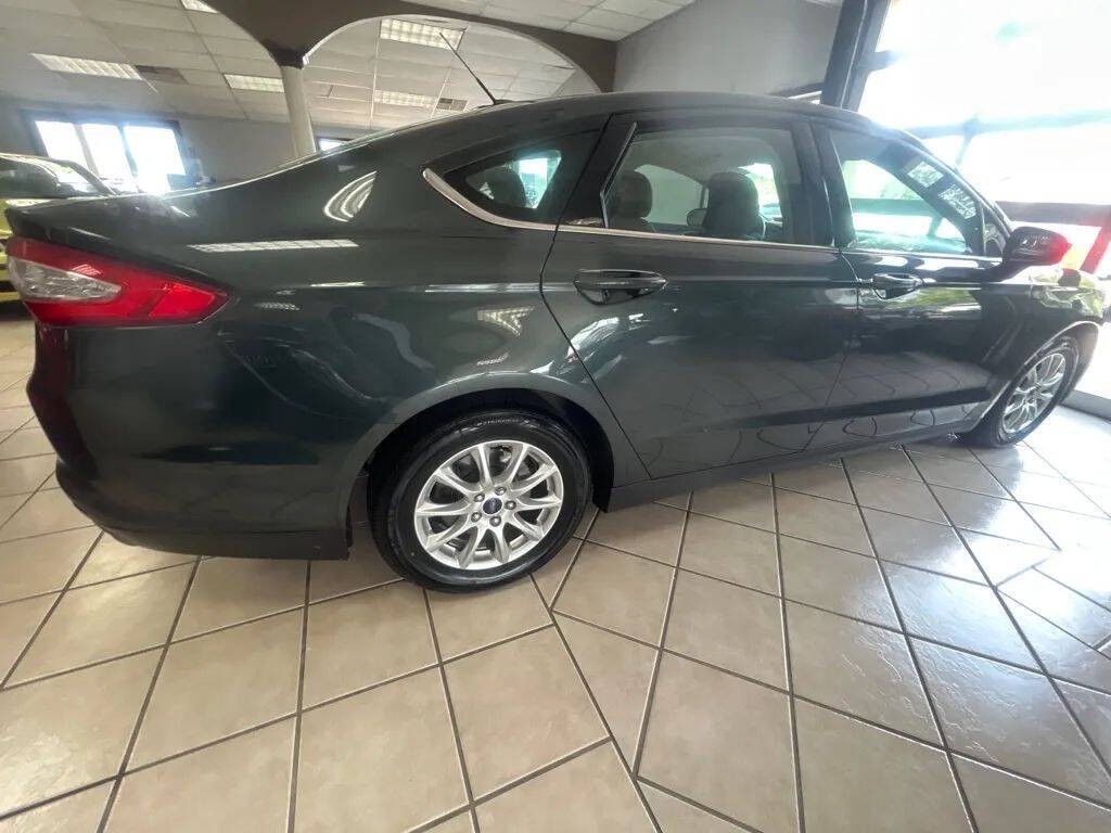 2016 Ford Fusion Image 4