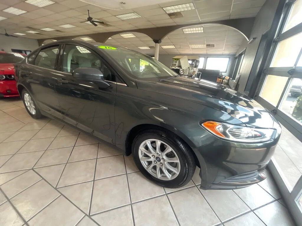 2016 Ford Fusion Image 5