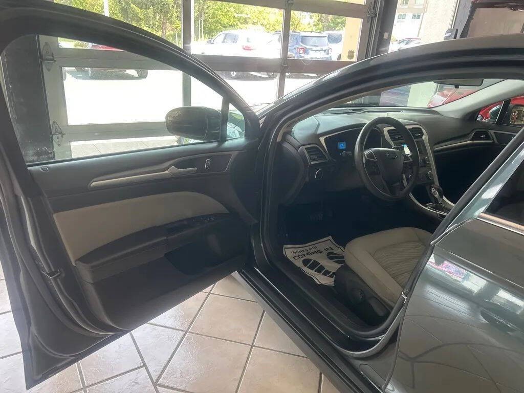 2016 Ford Fusion Image 8