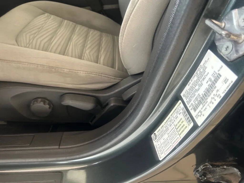 2016 Ford Fusion Image 9