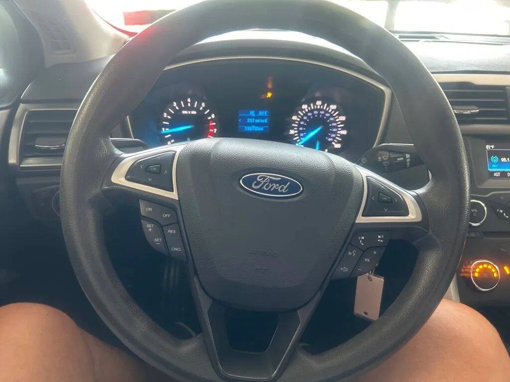 2016 Ford Fusion Image 12