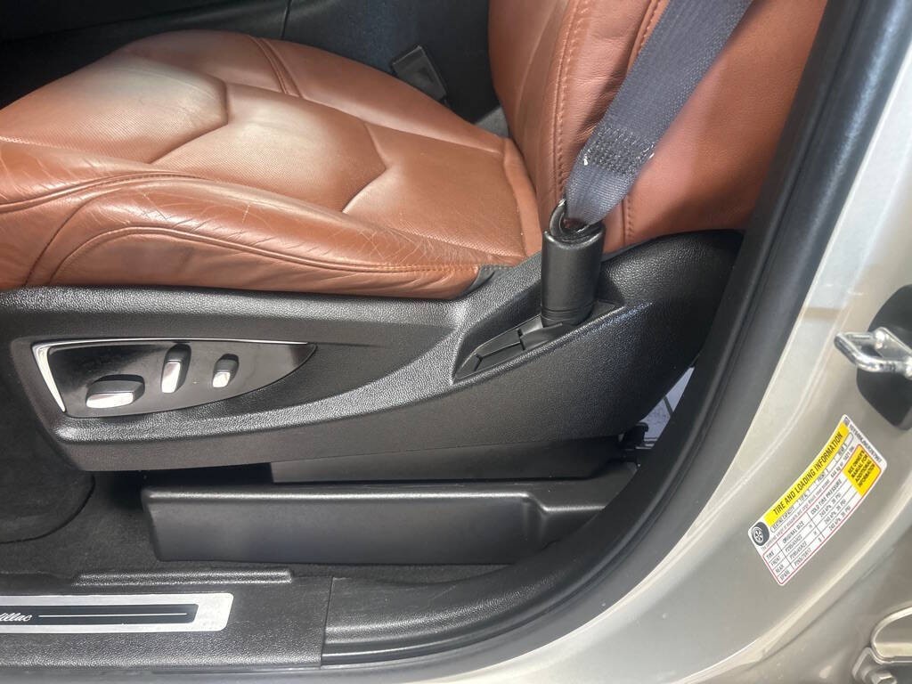 2016 Cadillac Escalade Image 9