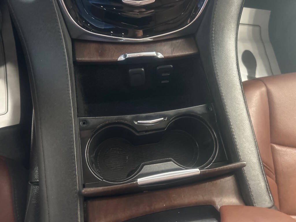 2016 Cadillac Escalade Image 17