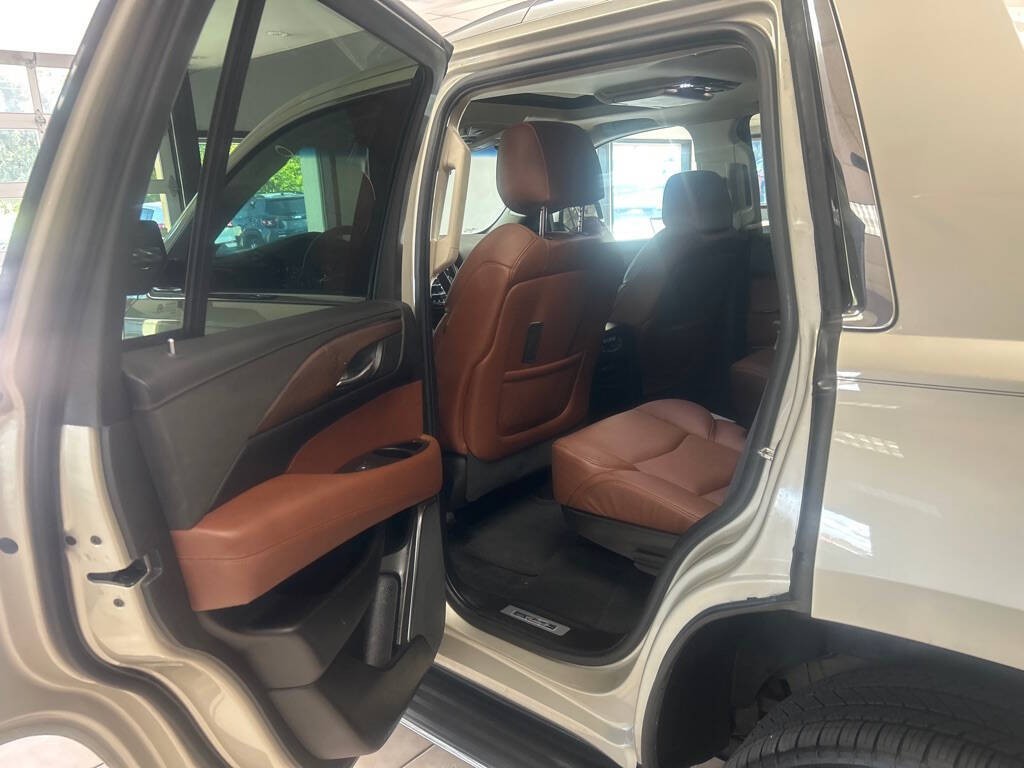 2016 Cadillac Escalade Image 23