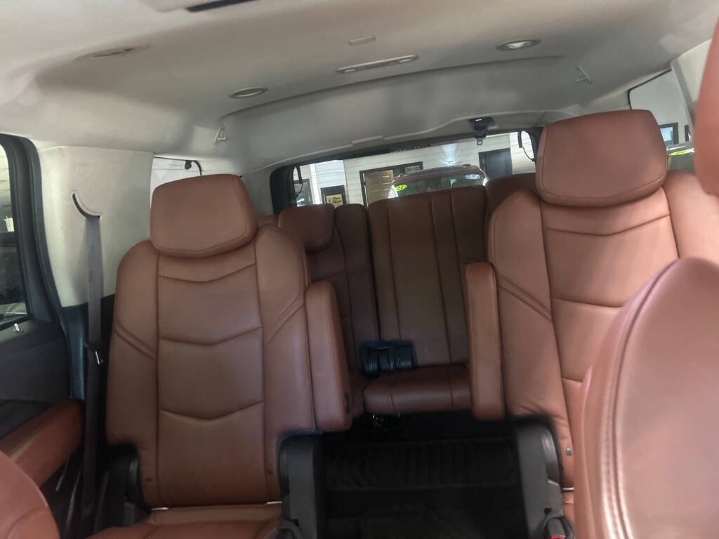2016 Cadillac Escalade Image 24