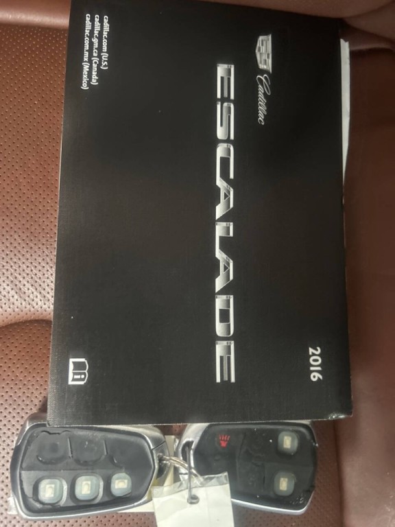 2016 Cadillac Escalade Image 30