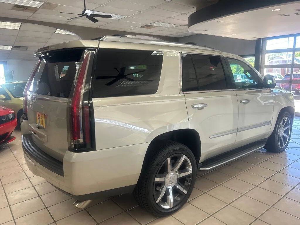 2016 Cadillac Escalade Image 4