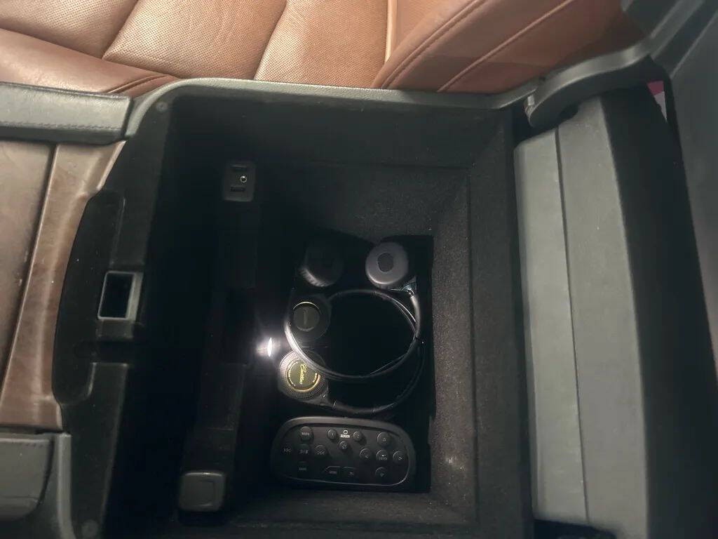 2016 Cadillac Escalade Image 20