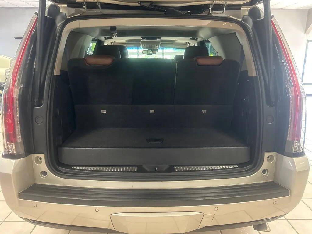 2016 Cadillac Escalade Image 26