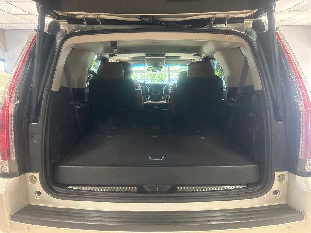 2016 Cadillac Escalade Image 27