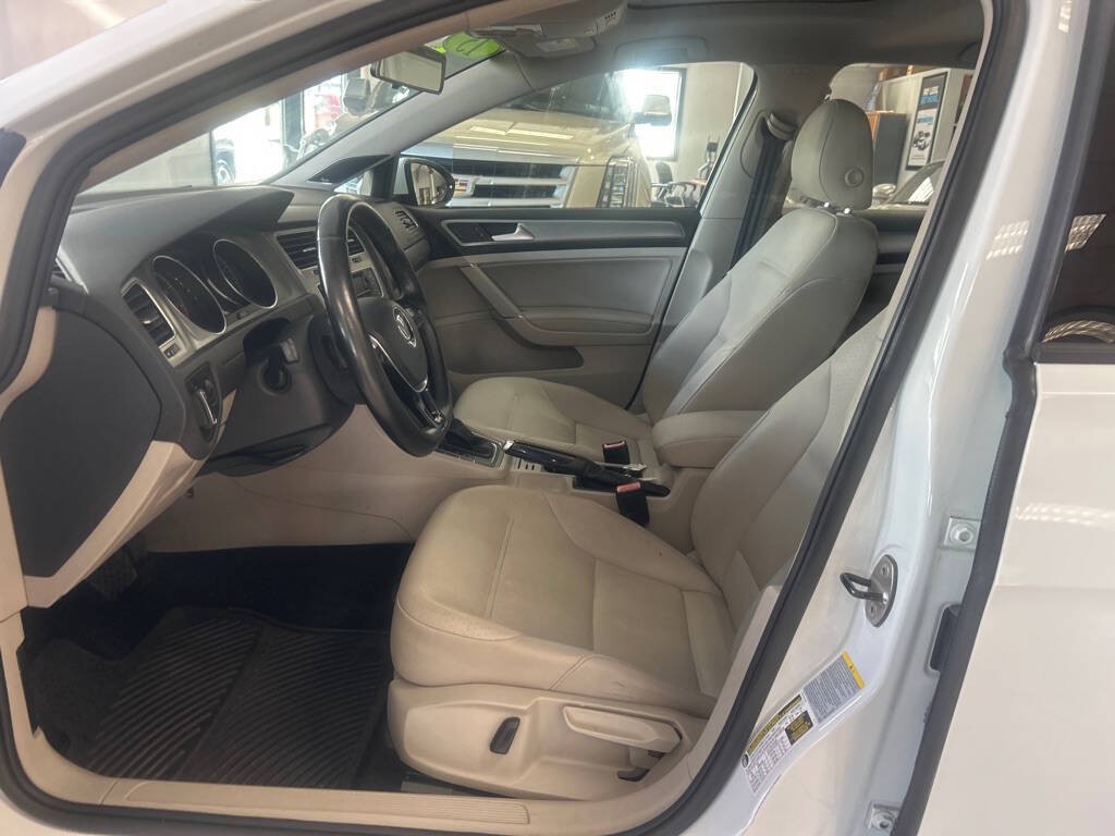 2015 Volkswagen Golf Image 12