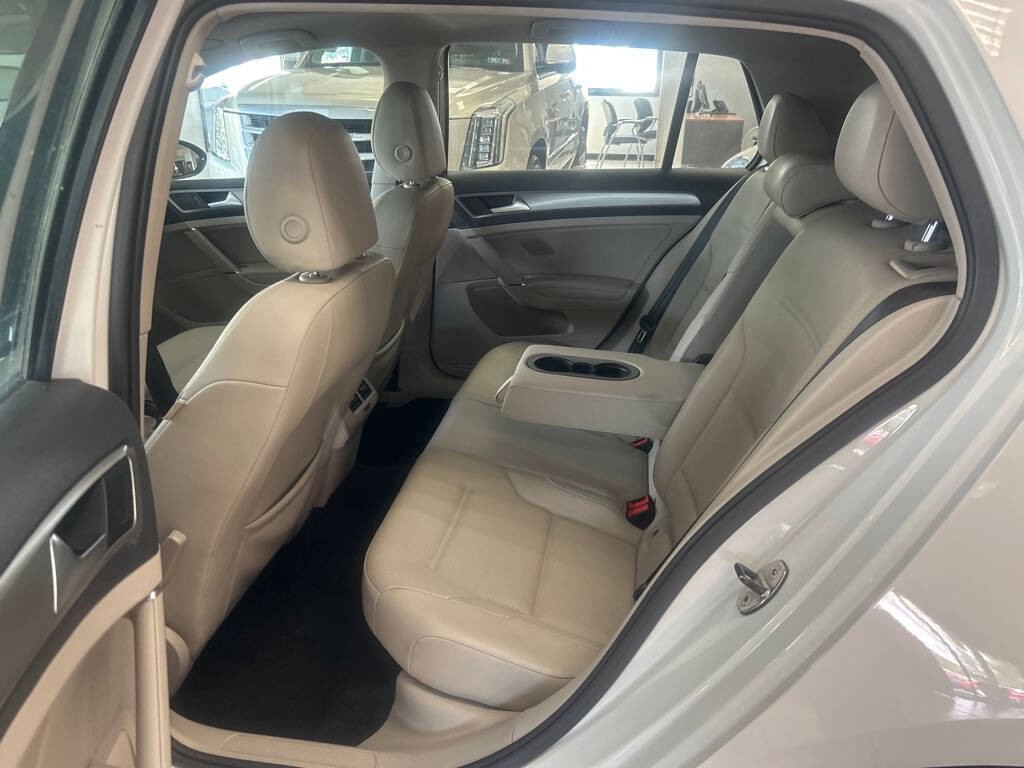 2015 Volkswagen Golf Image 22