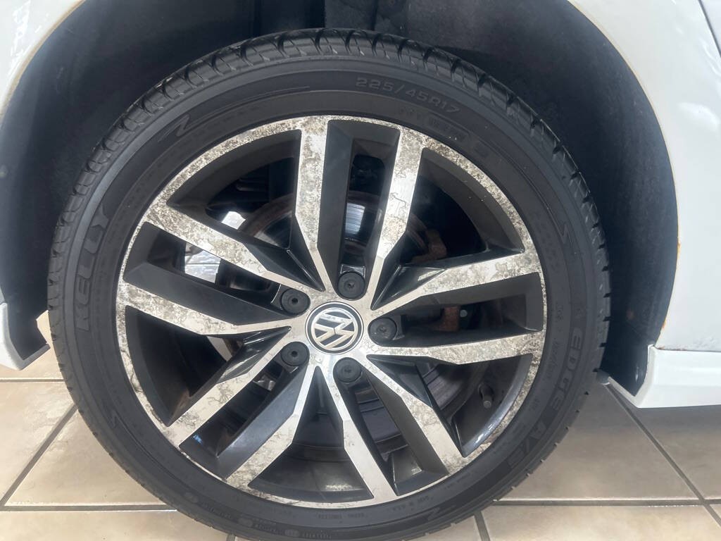 2015 Volkswagen Golf Image 29