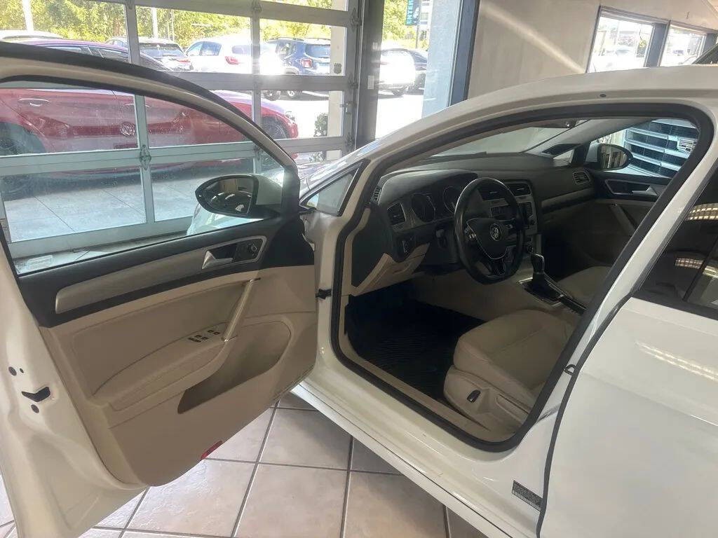 2015 Volkswagen Golf Image 9