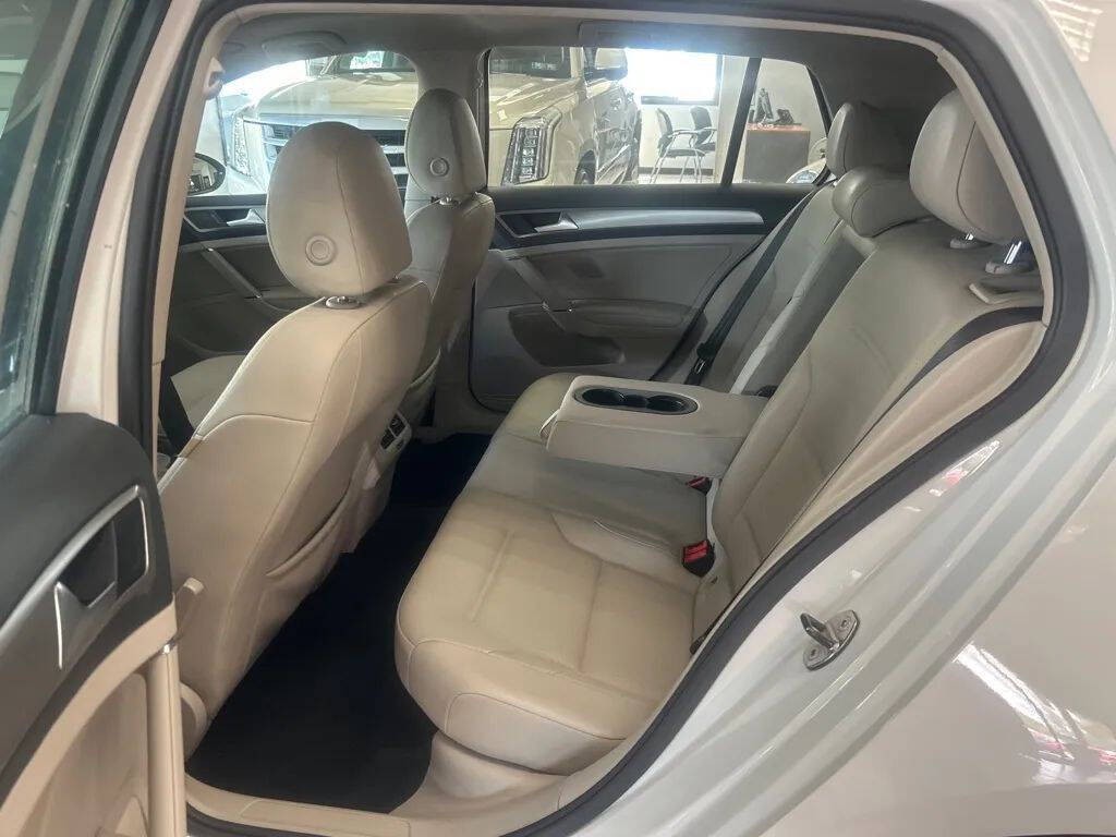 2015 Volkswagen Golf Image 22