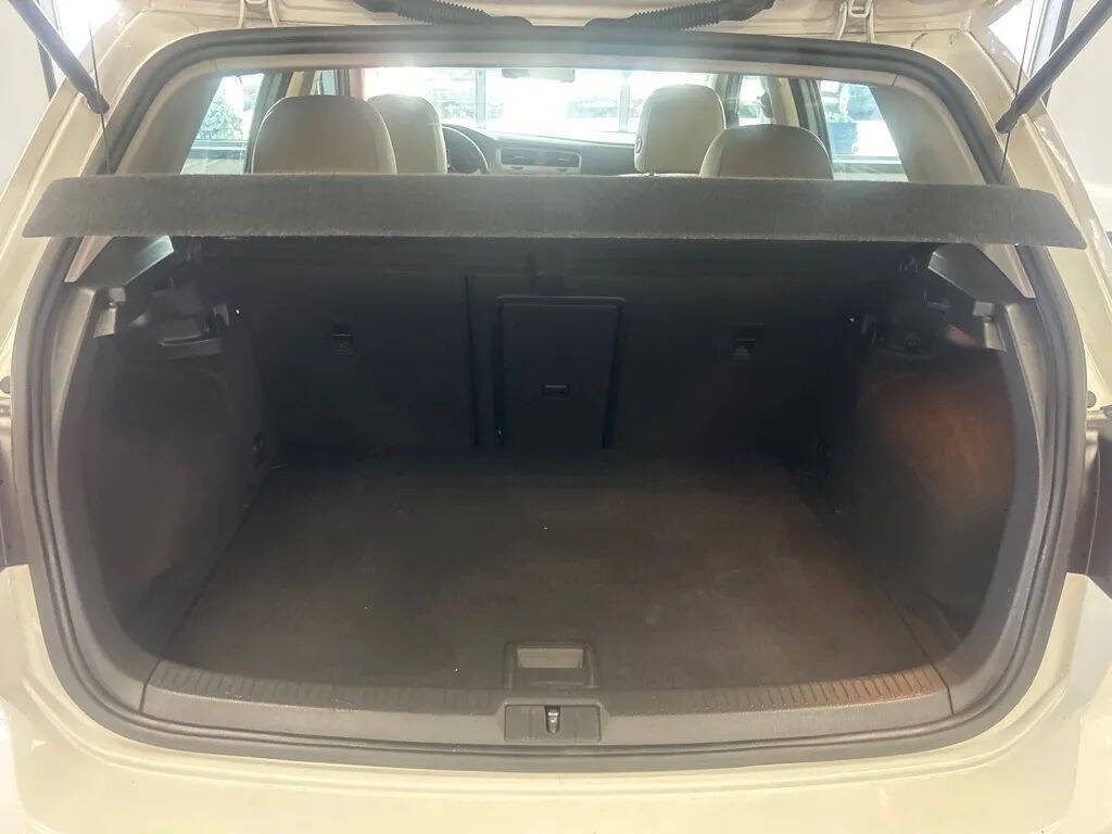 2015 Volkswagen Golf Image 24