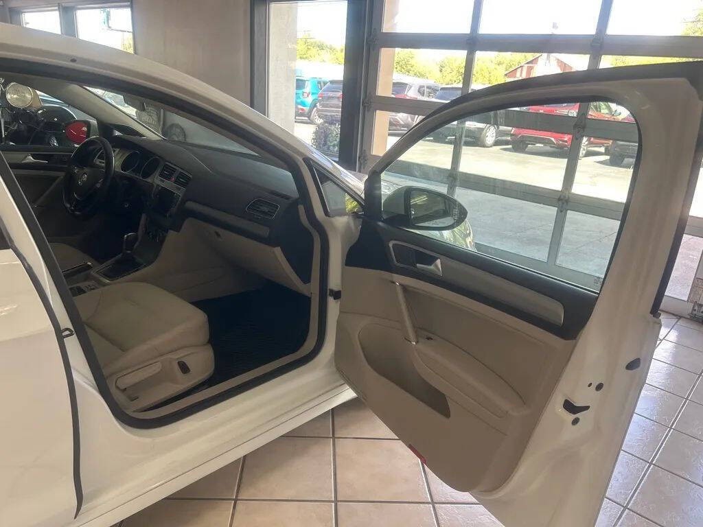 2015 Volkswagen Golf Image 27