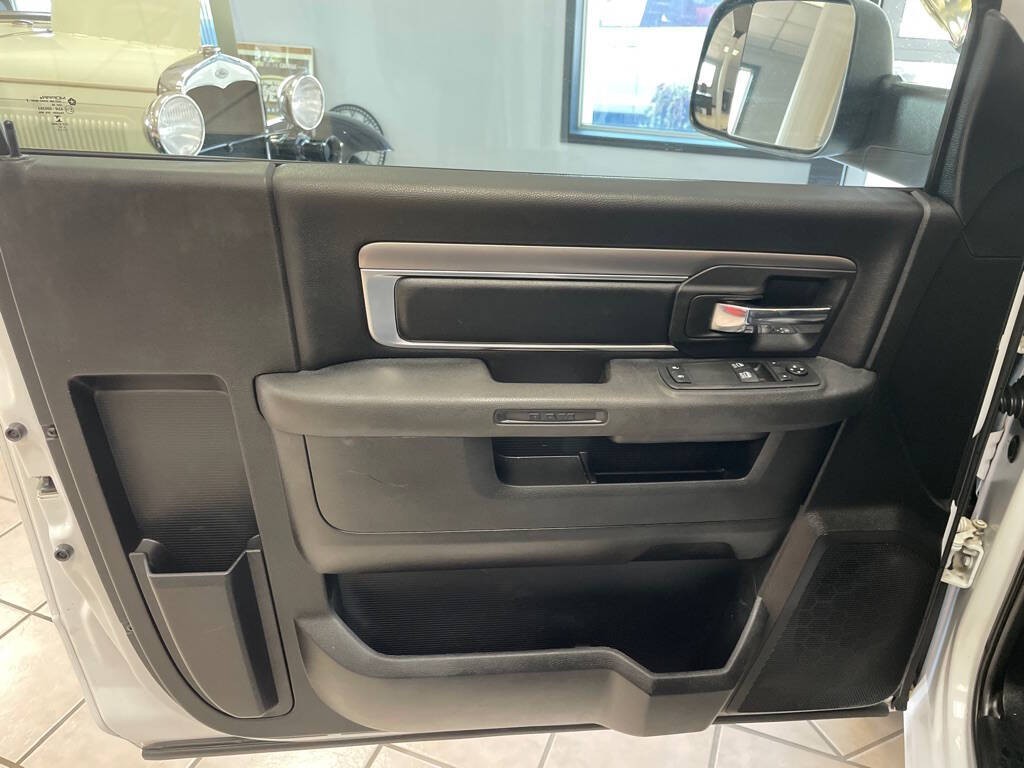 2021 RAM 1500 Image 9