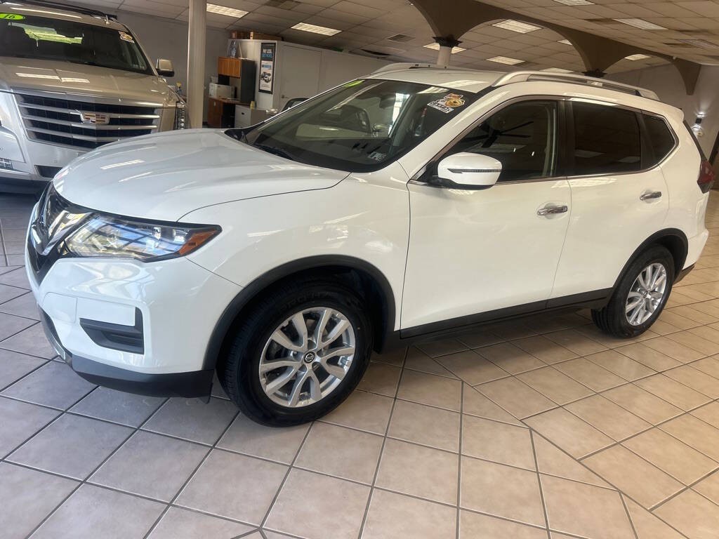 2020 Nissan Rogue Image 1