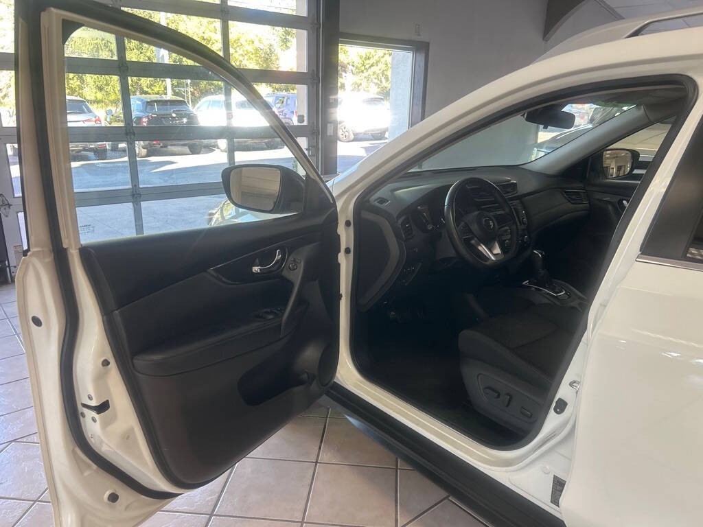 2020 Nissan Rogue Image 9