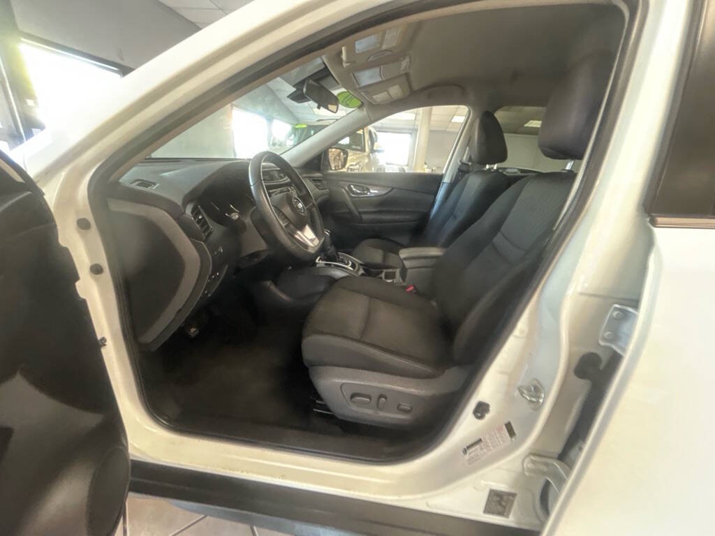 2020 Nissan Rogue Image 11