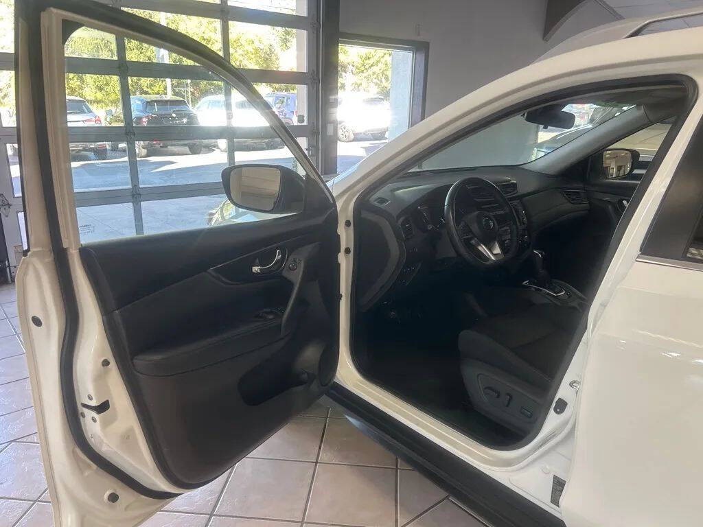 2020 Nissan Rogue Image 9