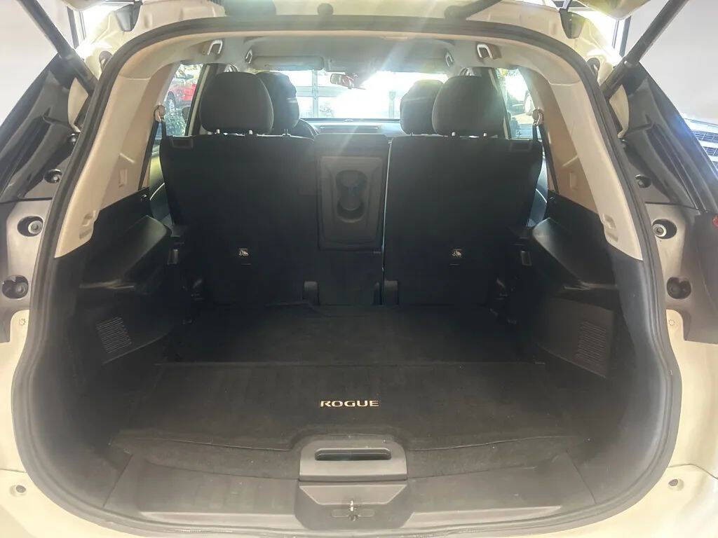 2020 Nissan Rogue Image 25