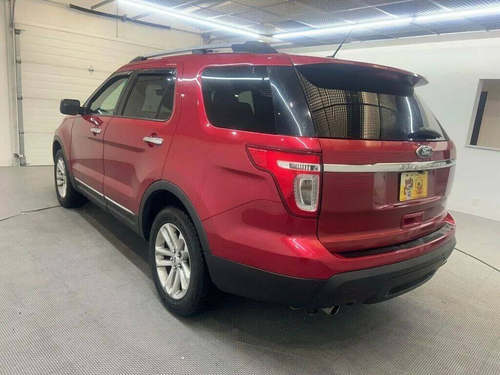 2012 Ford Explorer Image 2