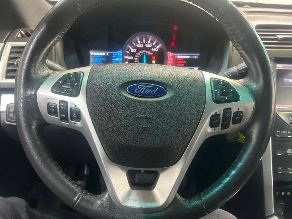 2012 Ford Explorer Image 13