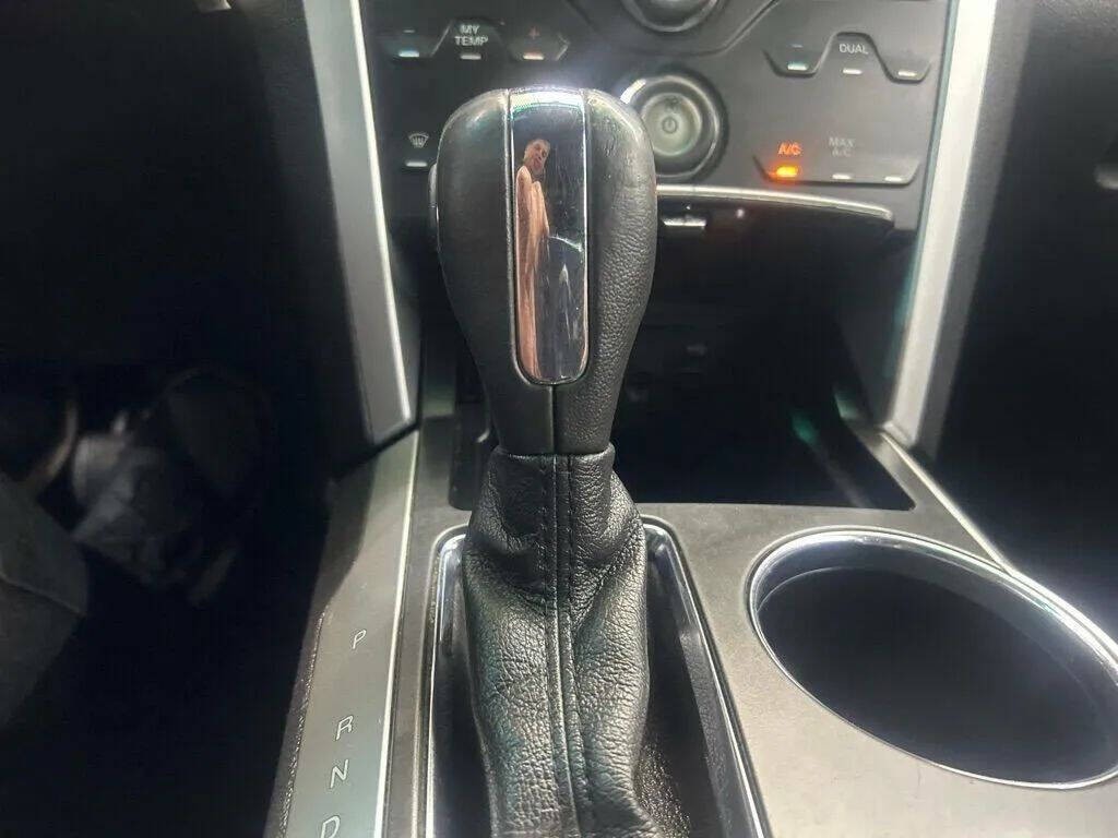 2012 Ford Explorer Image 17