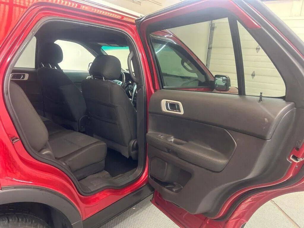 2012 Ford Explorer Image 24