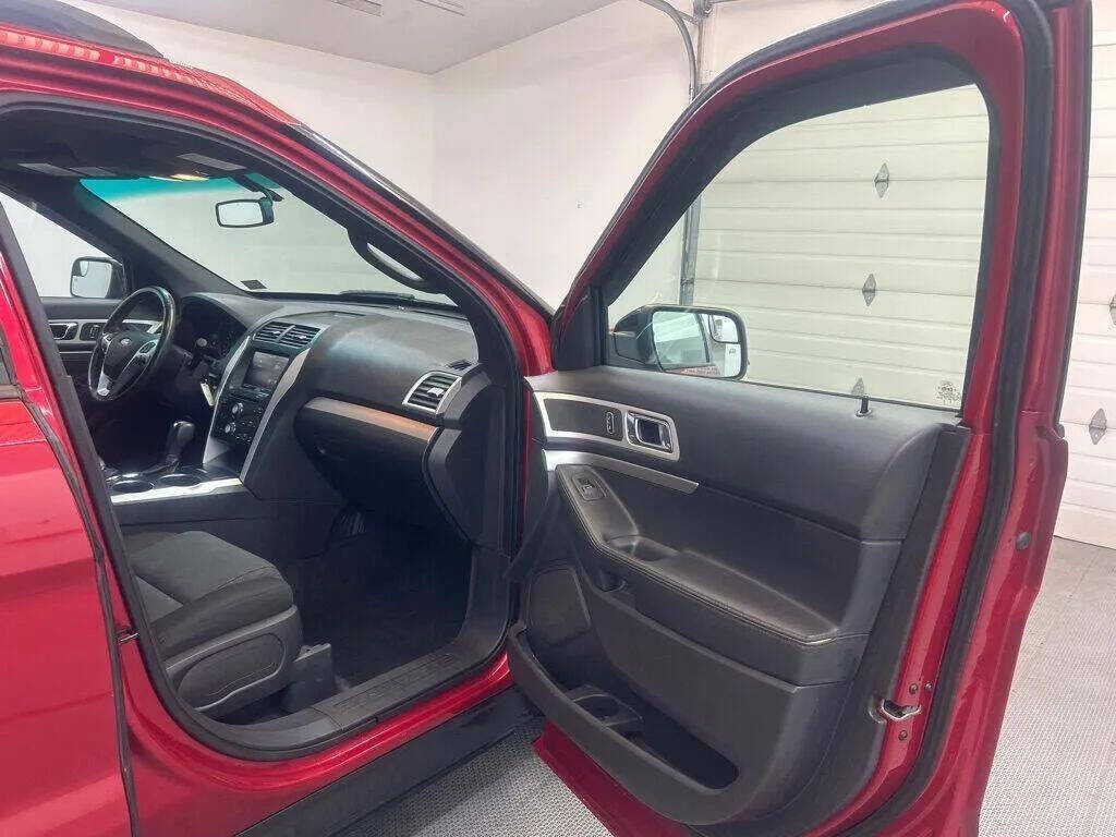 2012 Ford Explorer Image 25