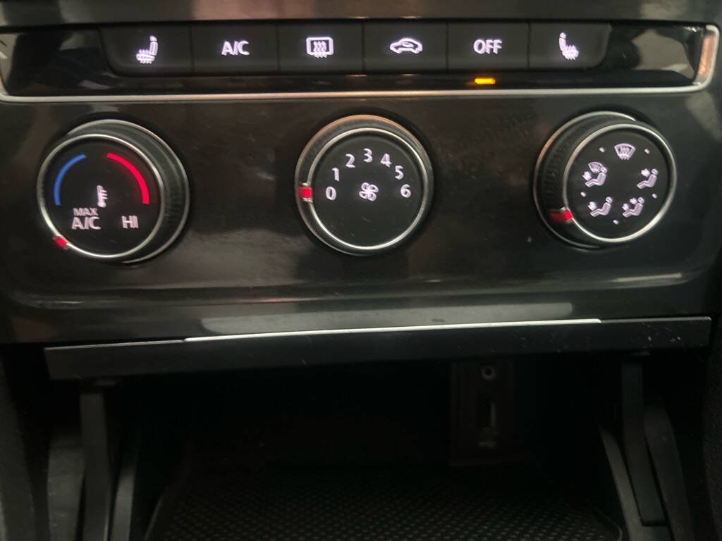 2018 Volkswagen Golf Image 17