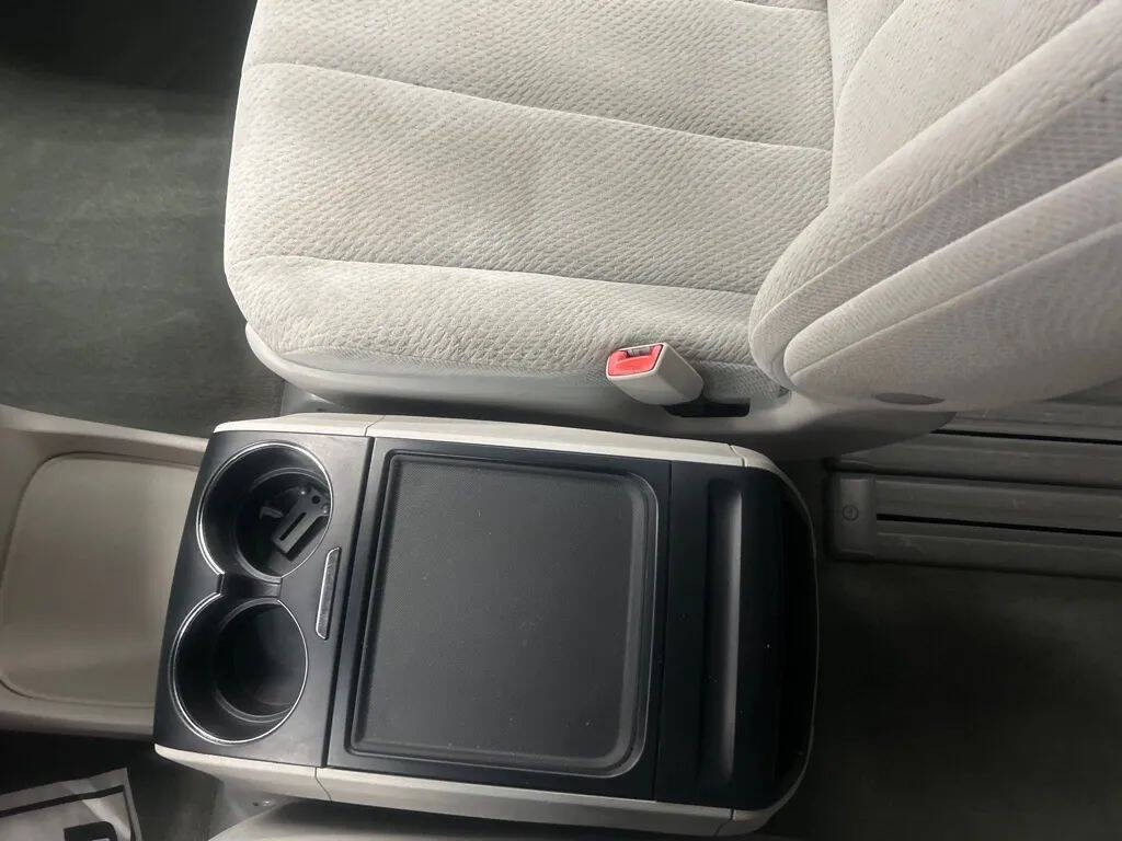 2014 Toyota Sienna Image 19