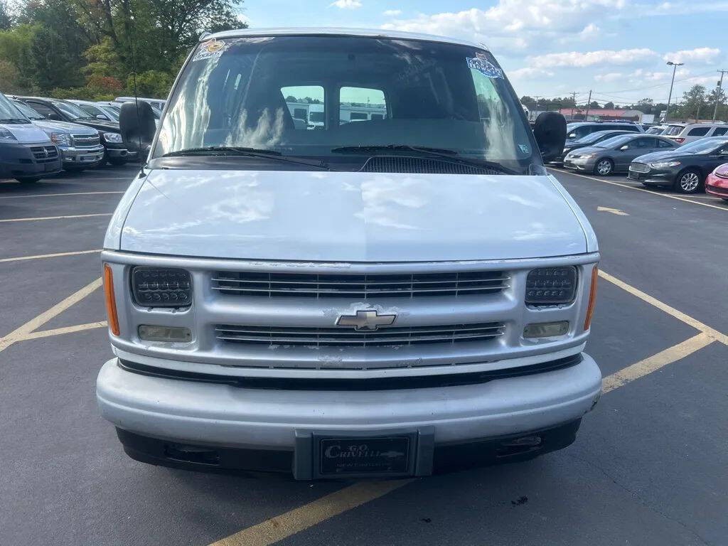 2001 Chevrolet Express Image 6