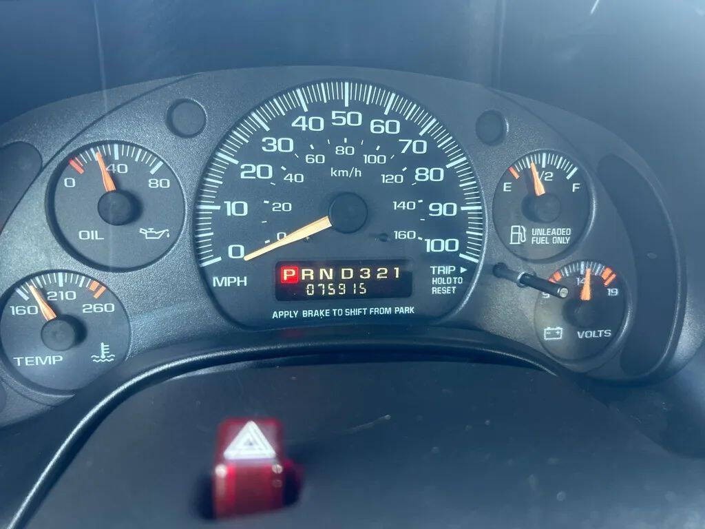 2001 Chevrolet Express Image 10