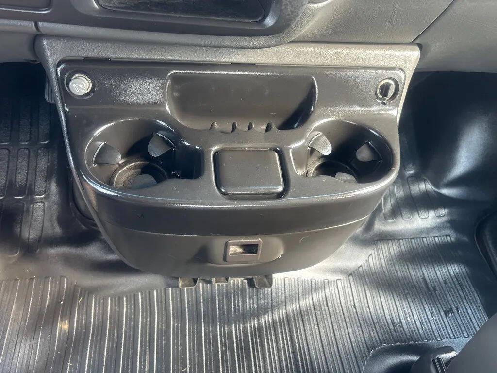 2001 Chevrolet Express Image 14