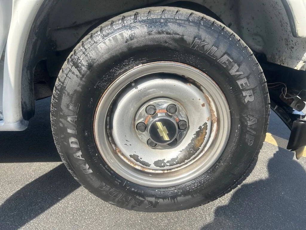 2001 Chevrolet Express Image 26