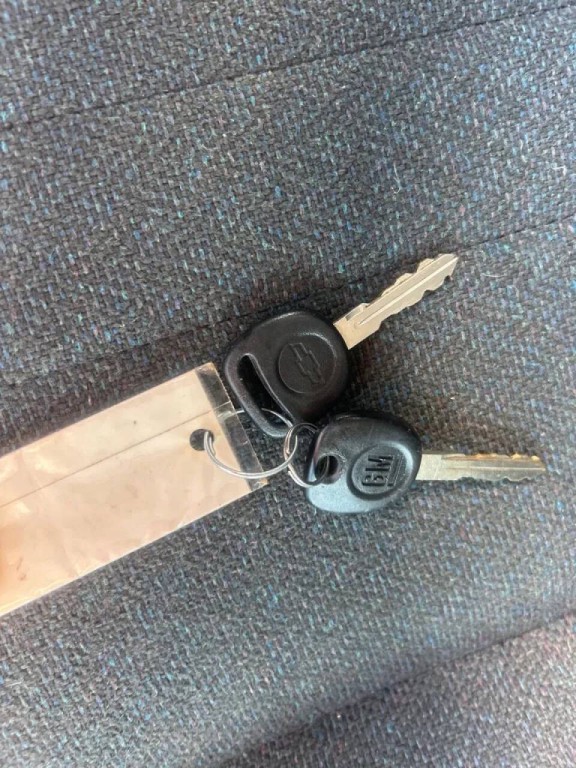 2001 Chevrolet Express Image 27