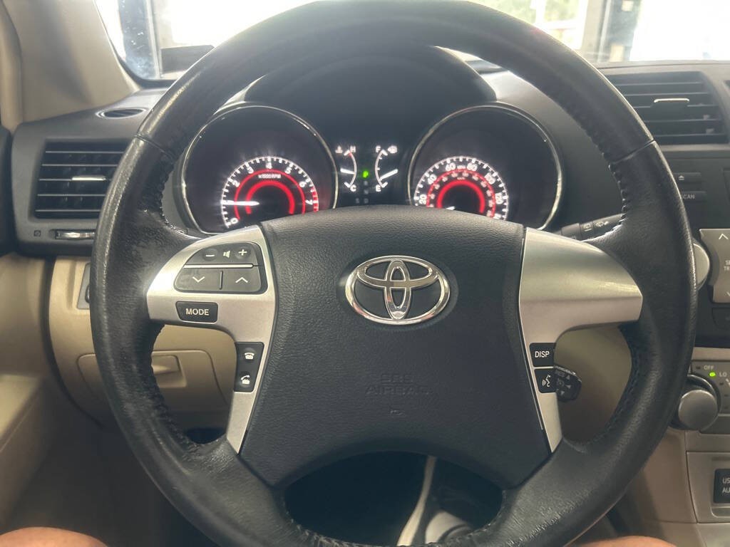 2012 Toyota Highlander Image 9