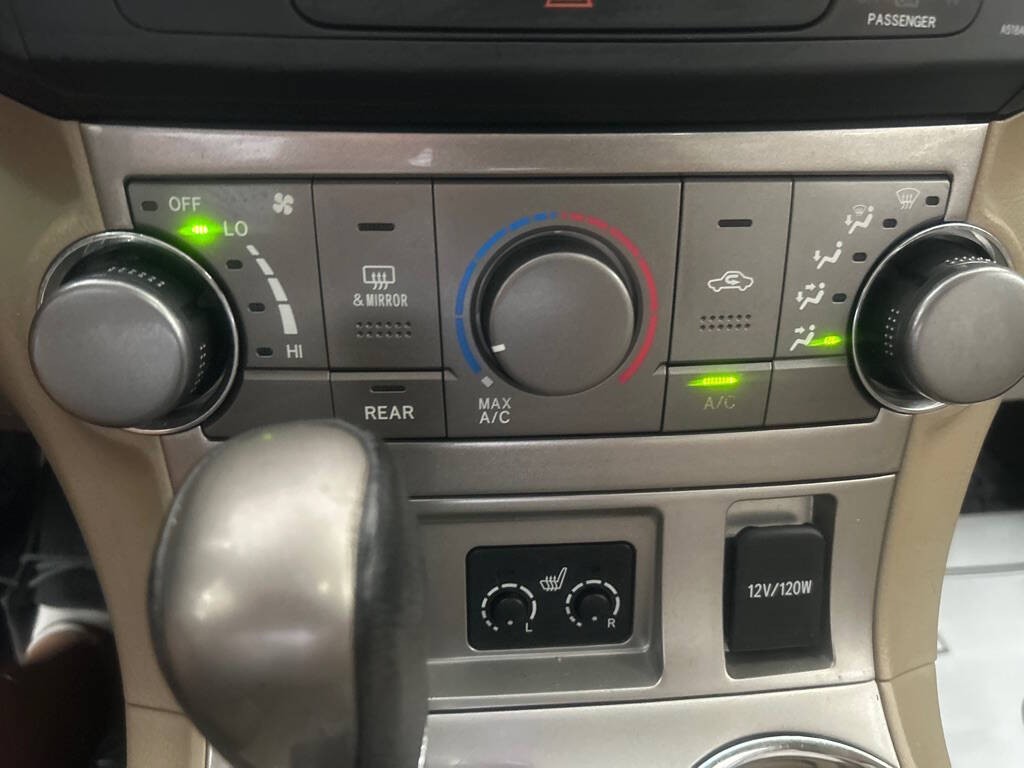 2012 Toyota Highlander Image 12
