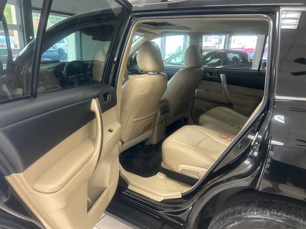 2012 Toyota Highlander Image 19