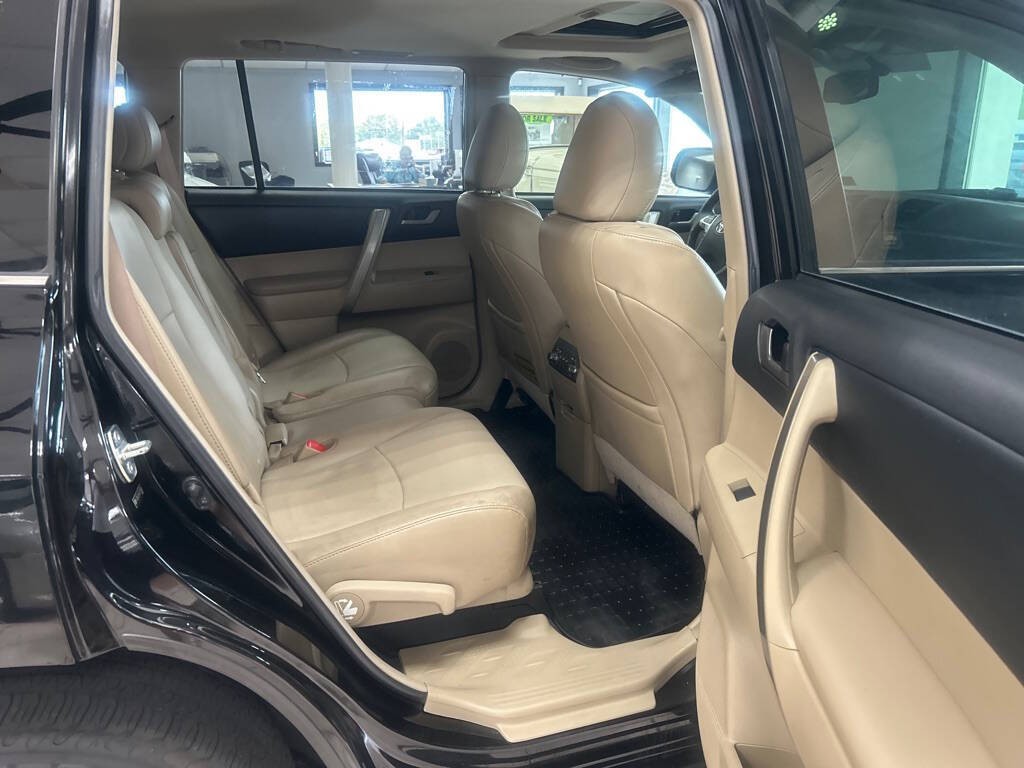 2012 Toyota Highlander Image 25