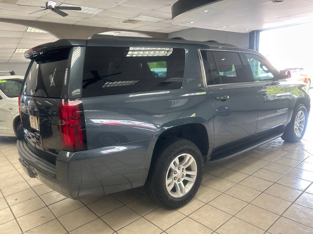 2020 Chevrolet Suburban Image 4
