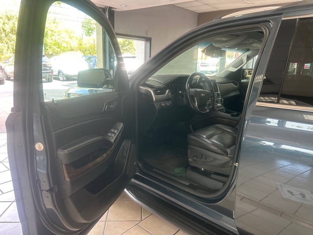 2020 Chevrolet Suburban Image 9