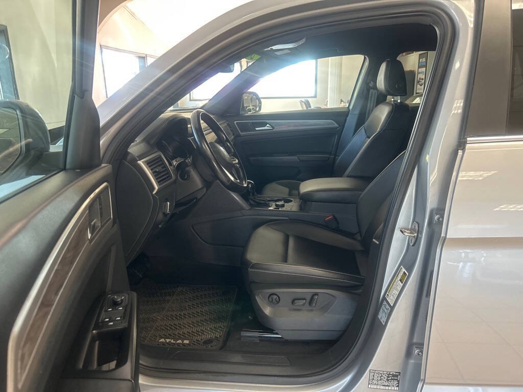 2020 Volkswagen Atlas Cross Sport Image 9