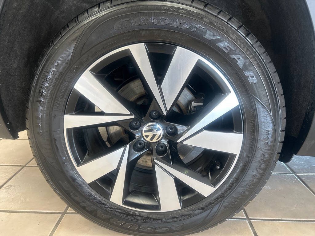 2020 Volkswagen Atlas Cross Sport Image 28