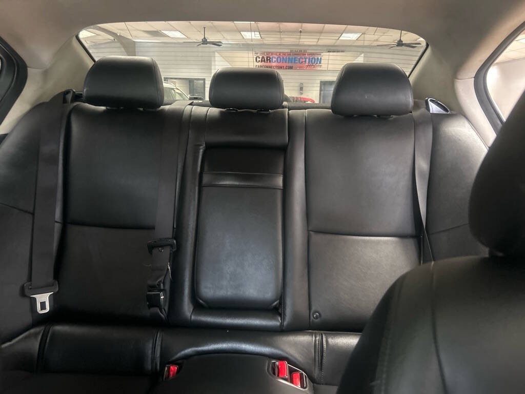 2017 INFINITI Q50 Image 23