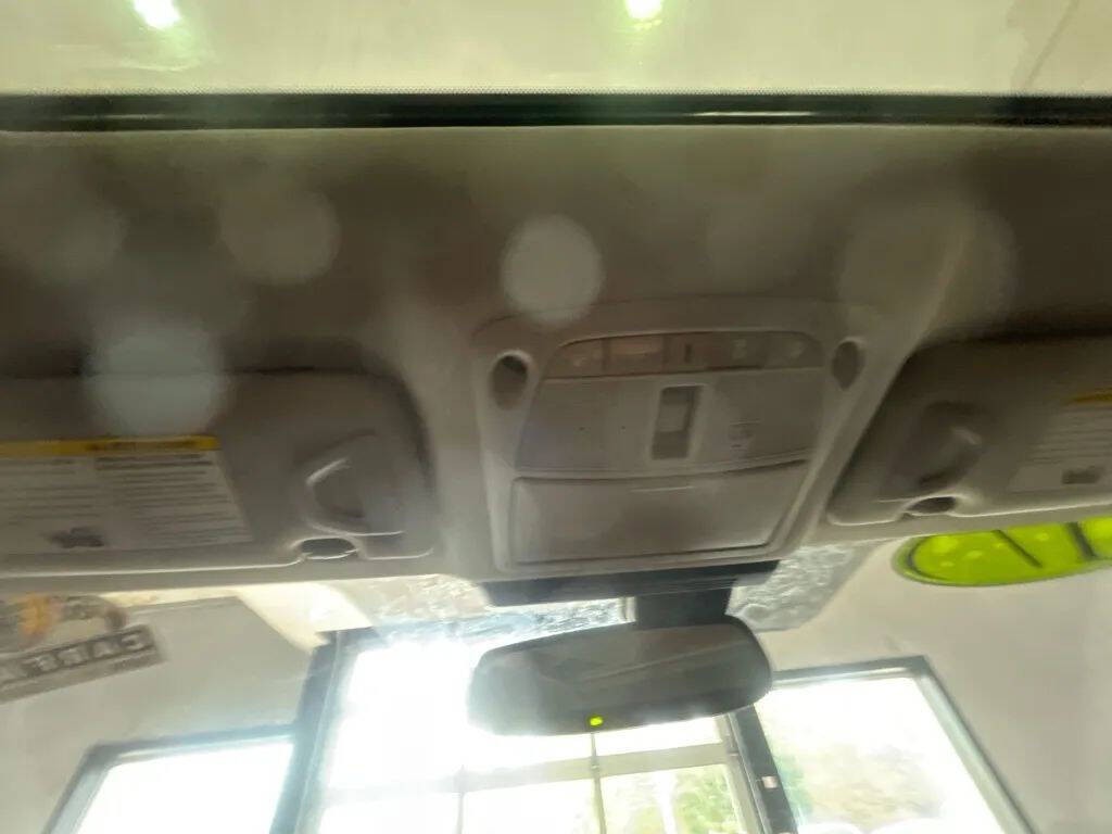 2017 INFINITI Q50 Image 19