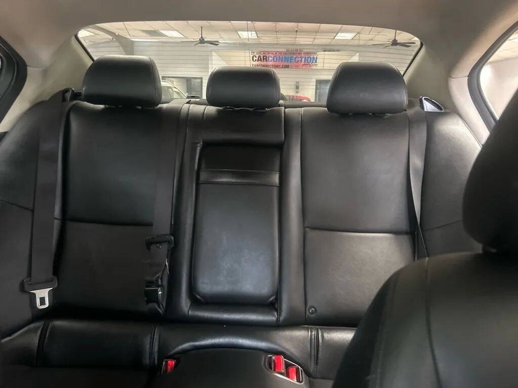 2017 INFINITI Q50 Image 23